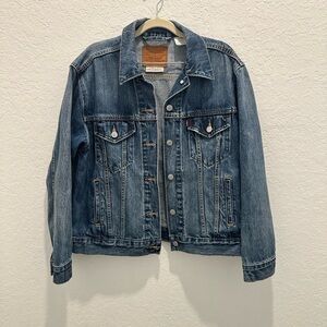 NWOT Levi’s 90s Denim Trucker Jacket - Medium Blue